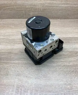 Volvo V70 ABS Pump 30681619