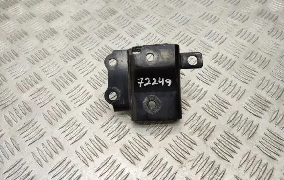 Hyundai Tucson TL Engine mounting bracket