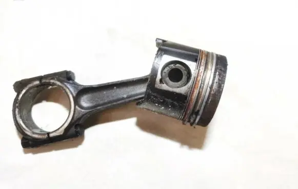 Citroen Xantia Piston with connecting rod