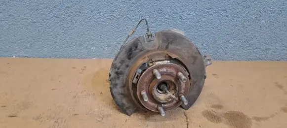 Rear wheel hub spindle/knuckle