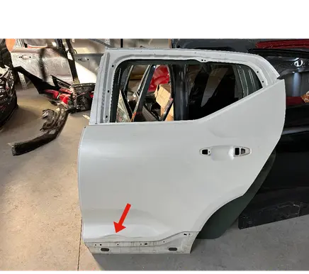 Volvo XC40 Rear door