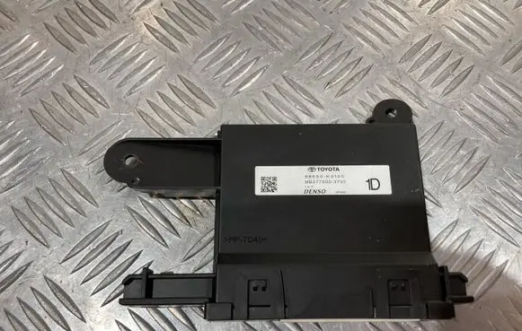 Toyota Yaris XP210 Air conditioner control unit module 88650-K0120