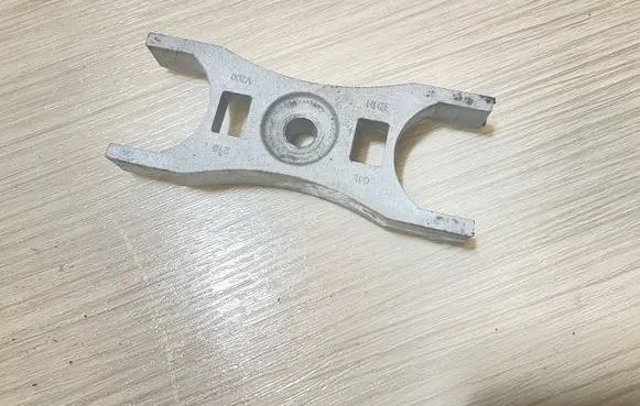 Volkswagen Golf VII Fuel Injector clamp holder 04L216