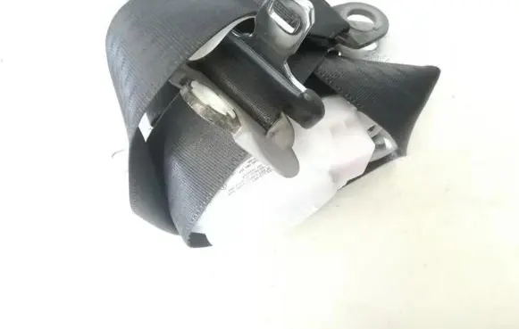 Toyota RAV 4 (XA30) Front seatbelt