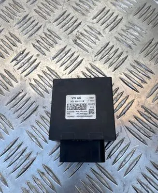 Volkswagen PASSAT B8 Fuel injection pump control unit/module 3Q0906121A