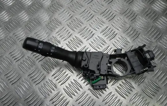 Toyota Yaris Indicator stalk 173832 N155