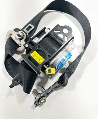 Mazda 6 Front seatbelt 0643009