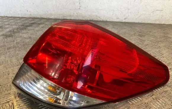 Subaru Legacy Rear/tail lights E115345 A045053 890910V