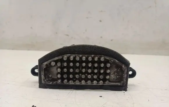 BMW 2 F46 Heater blower motor/fan resistor 9377854