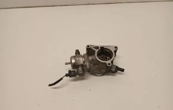 Audi A4 S4 B8 8K Fuel injection high pressure pump 06H127025K 0261520055