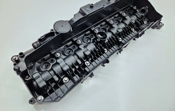 BMW 7 G11 G12 Rocker cam cover 8571308 11128571308