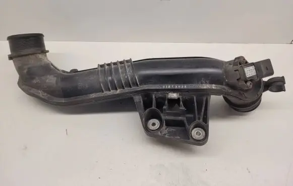 Audi A4 S4 B8 8K Air intake duct part 8K0145673AE