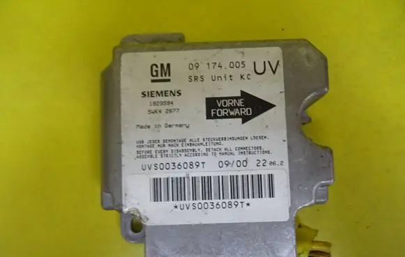 Opel Zafira A Airbag control unit/module 09174005 1923594