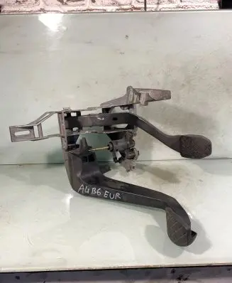 Audi A4 S4 B6 8E 8H Pedal assembly 8e1721117a