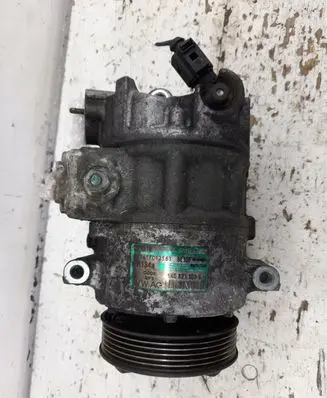 Volkswagen Touran I Air conditioning (A/C) compressor (pump) 1K0820803S