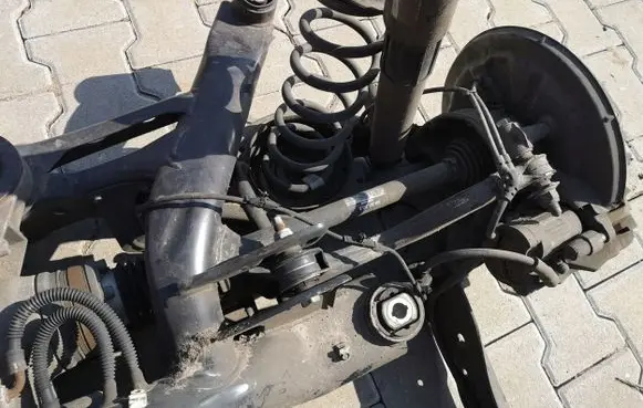 Volkswagen Golf VII Other engine bay part