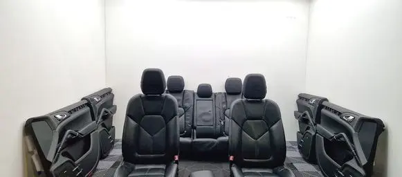 Porsche Cayenne (92A) Seat set 