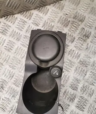 Volvo XC60 Cup holder front 1284527