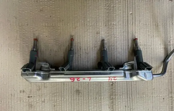 Toyota Auris E180 Fuel injector 232500T110 263062919