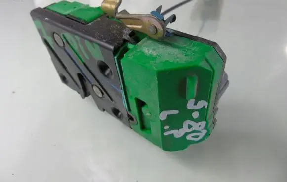 Volvo S80 Front door lock