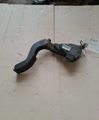 Audi A6 S6 C5 4B Accelerator throttle pedal 8D1721523F