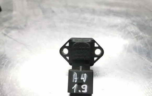 Audi A4 S4 B5 8D Air pressure sensor 038906051