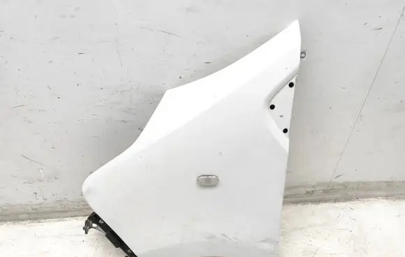 Opel Vivaro Fender
