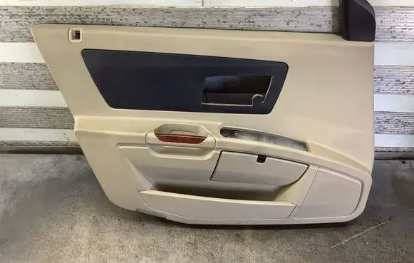 Cadillac SRX Front door card panel trim 1GA0203072 25773149