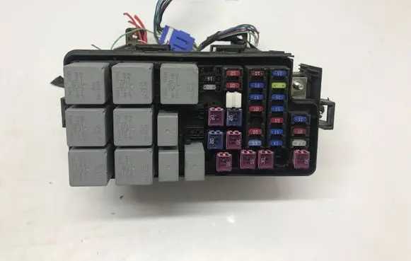 Chevrolet Lacetti Fuse module J200AF 060518