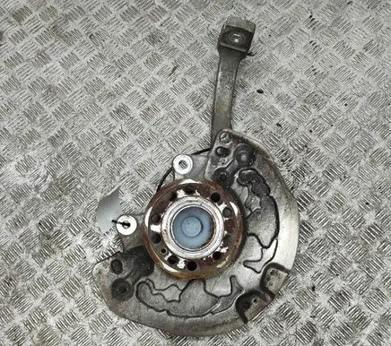 Mercedes-Benz C W205 Front wheel hub A2043322200