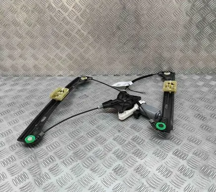 Volkswagen PASSAT B8 Front door electric window regulator 3G0837461C