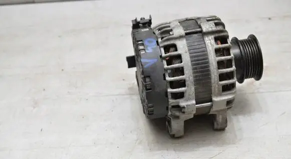 Volvo V40 Generator/alternator 30659580