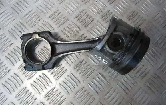 Renault Laguna I Piston with connecting rod
