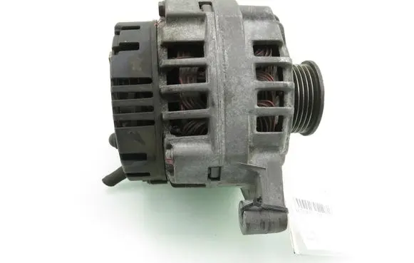 Volkswagen PASSAT B5 Generator/alternator 06B903016D