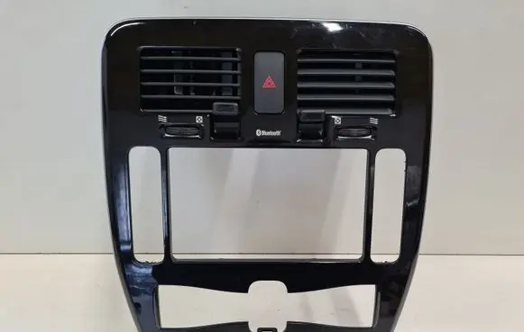 Nissan Leaf I (ZE0) Dash center air vent grill 687513NL0A 682603NL0A