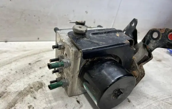 Peugeot 407 ABS Pump 15054001