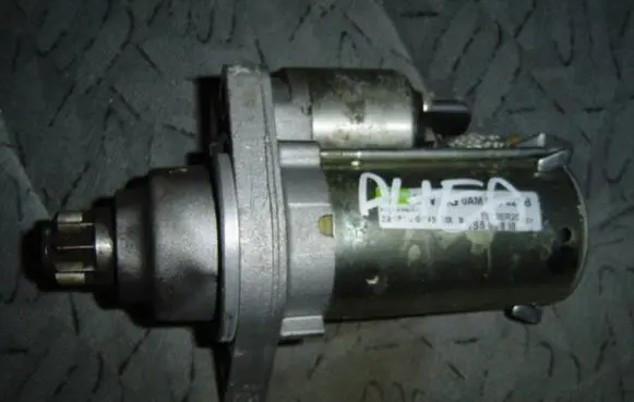 Seat Ibiza III (6L) Starter motor 02T911023S