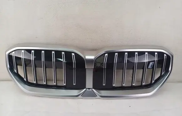 BMW i5 G60 Front bumper upper radiator grill 511318517811
