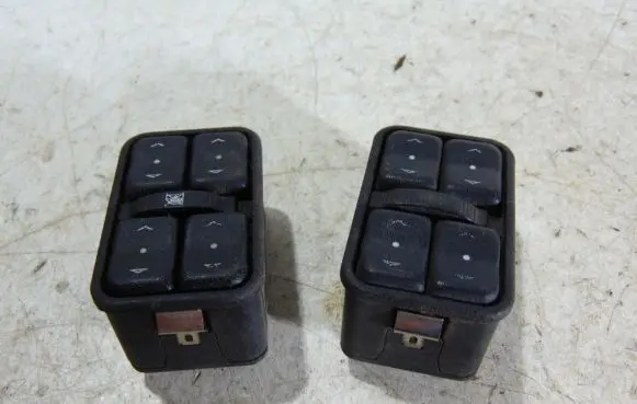 Opel Astra G Quarter vent window switch 90561086