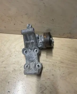 Mitsubishi L200 Generator/alternator bracket 