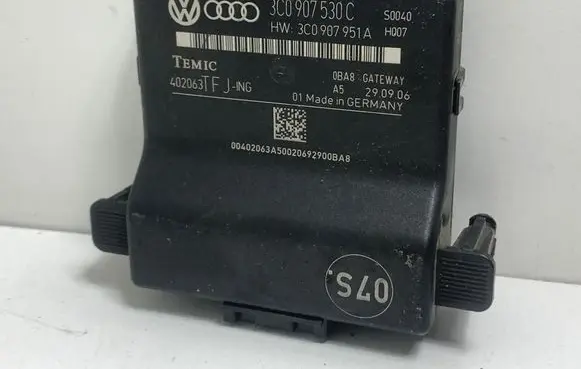 Volkswagen PASSAT B6 Gateway control module 3C0907530C 3C0907951A