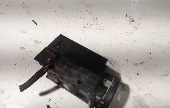Audi A6 S6 C5 4B Ignition lock contact 3C0905843Q