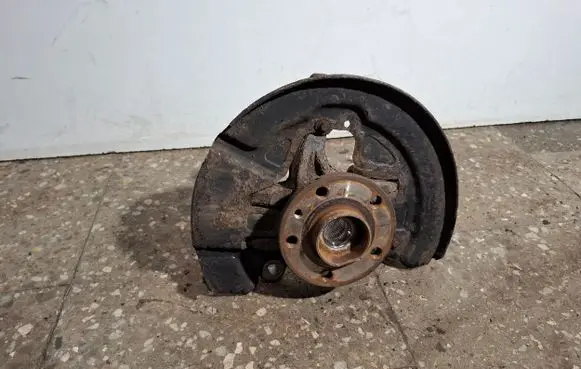 Volvo S60 Front wheel hub