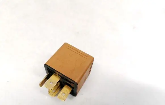 Opel Signum Other relay 0332209136