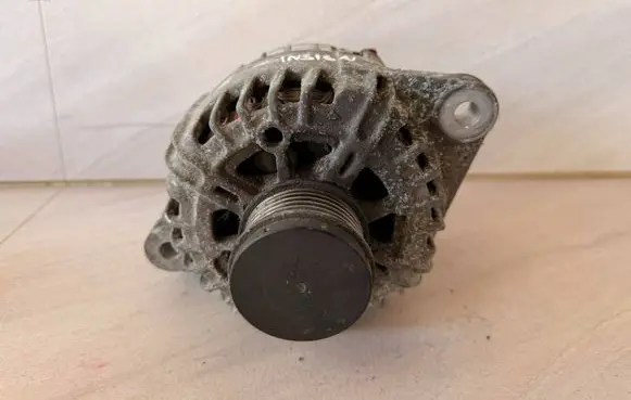 Opel Insignia A Generator/alternator 13502581
