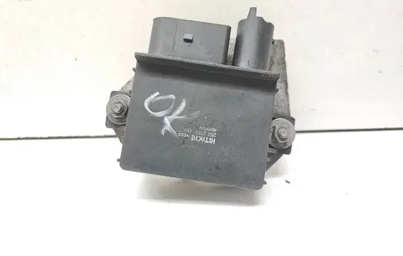 BMW 1 E81 E87 Glow plug pre-heat relay 2502193