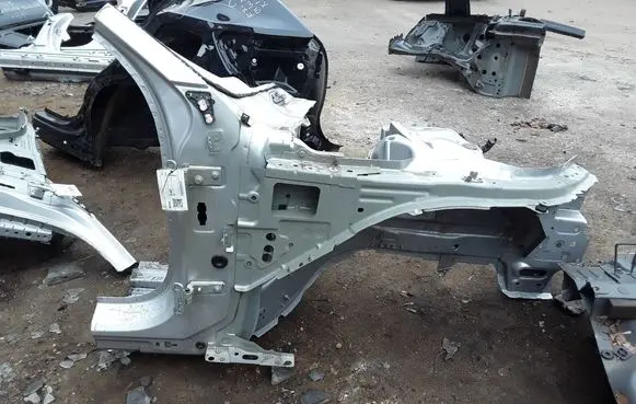Volvo S60 Front quarter panel 32348632