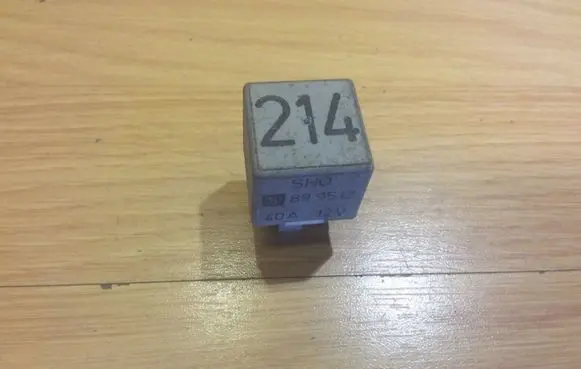 Audi A6 S6 C4 4A Other relay 443951253K 899512
