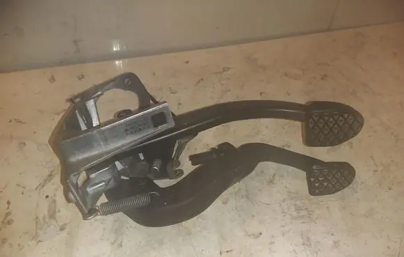 BMW 3 E92 E93 Brake pedal 67871110