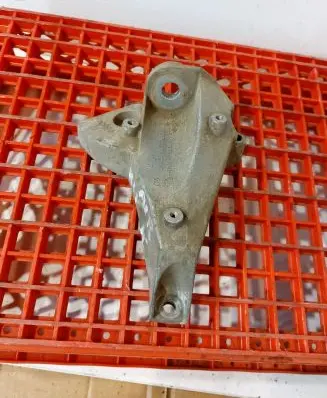 Audi A6 Allroad C5 Gearbox mounting bracket 8D0399113AT